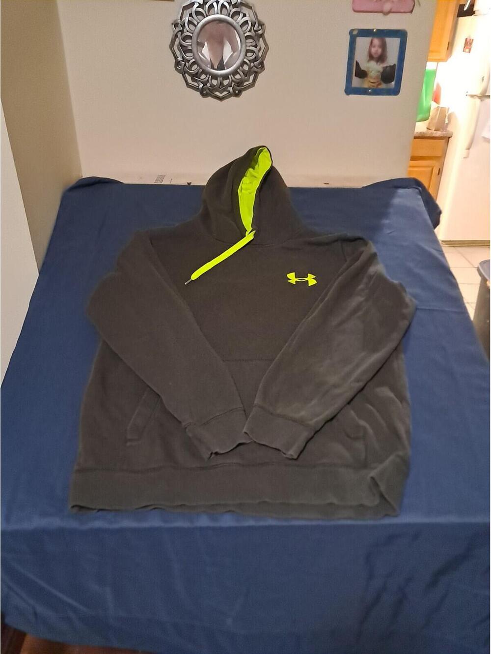 Under Armour Men's Large Green/ Neon Hoodie Sweatshirt Athletic Loose Fit